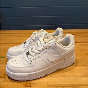 Nike Women’s Air Force 1 Triple White